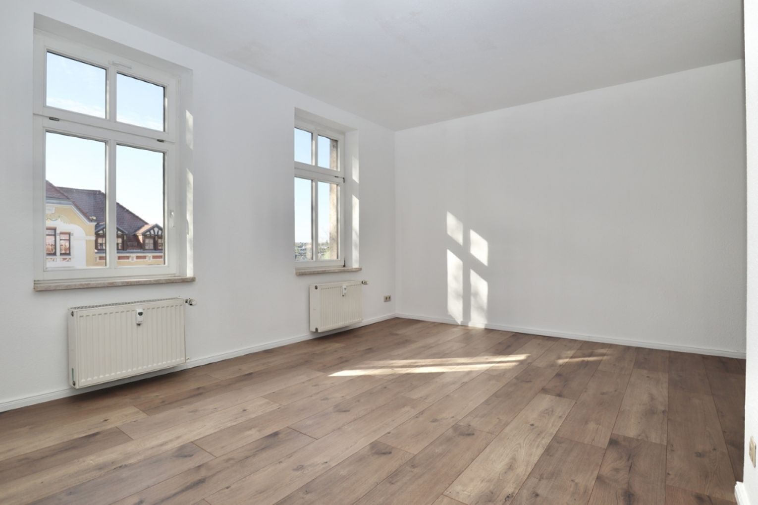 Fahrstuhl • Einbauküche • 2-Zimmer Wohnung • Tageslichtbad • modern wohnen • Schloßchemnitz • mieten