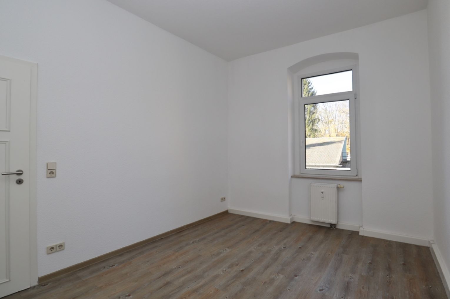 2 Raum • mit Einbauküche • Wanne • in Altchemnitz • Balkon • schnell anrufen