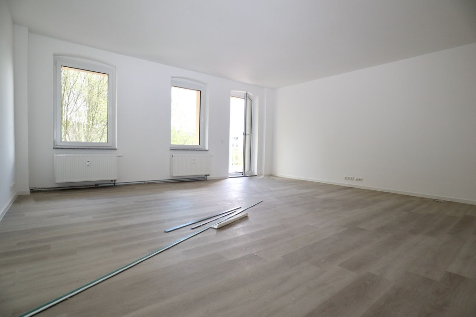 große 5-Zimmer Wohnung • zur Miete • Balkon • Tageslichtbad • Stellplatz • Erstbezug • jetzt anrufen