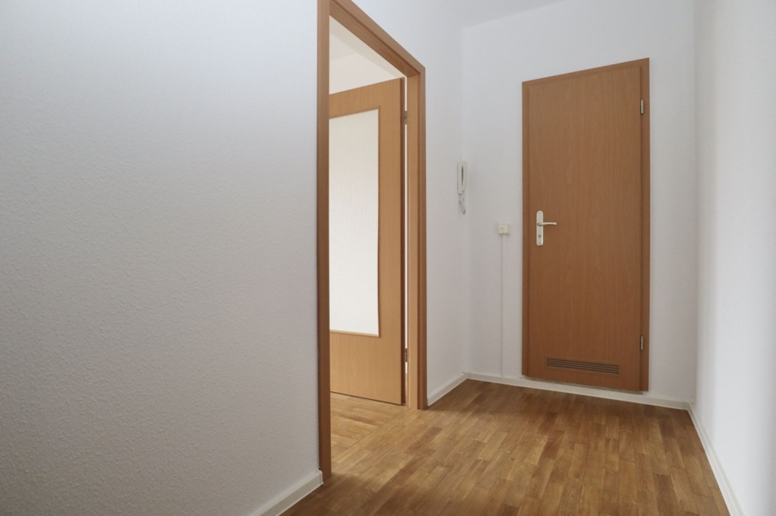 Hutholz • 2-Raum Wohnung • Balkon • ruhige Lage • Einbauküche • jetzt Besichtigung vereinbaren