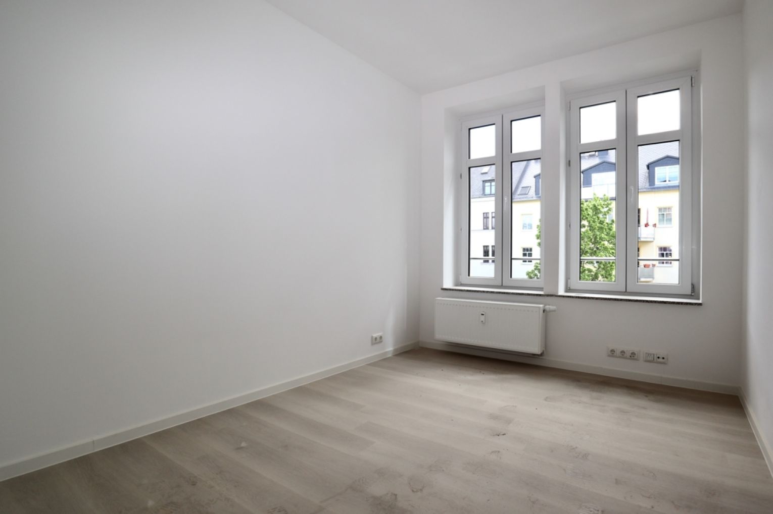 große 5-Zimmer Wohnung • zur Miete • Balkon • Tageslichtbad • Stellplatz • Erstbezug • jetzt anrufen