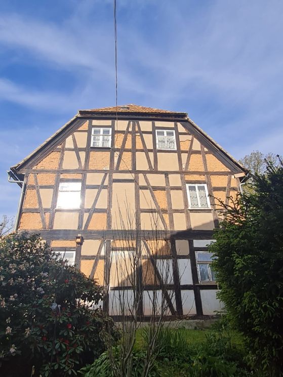 Ein- bis Zweifamilienhaus • Lichtenau • Brunnen • Denkmal • massive Nebengebäude • Vermietungsobjekt