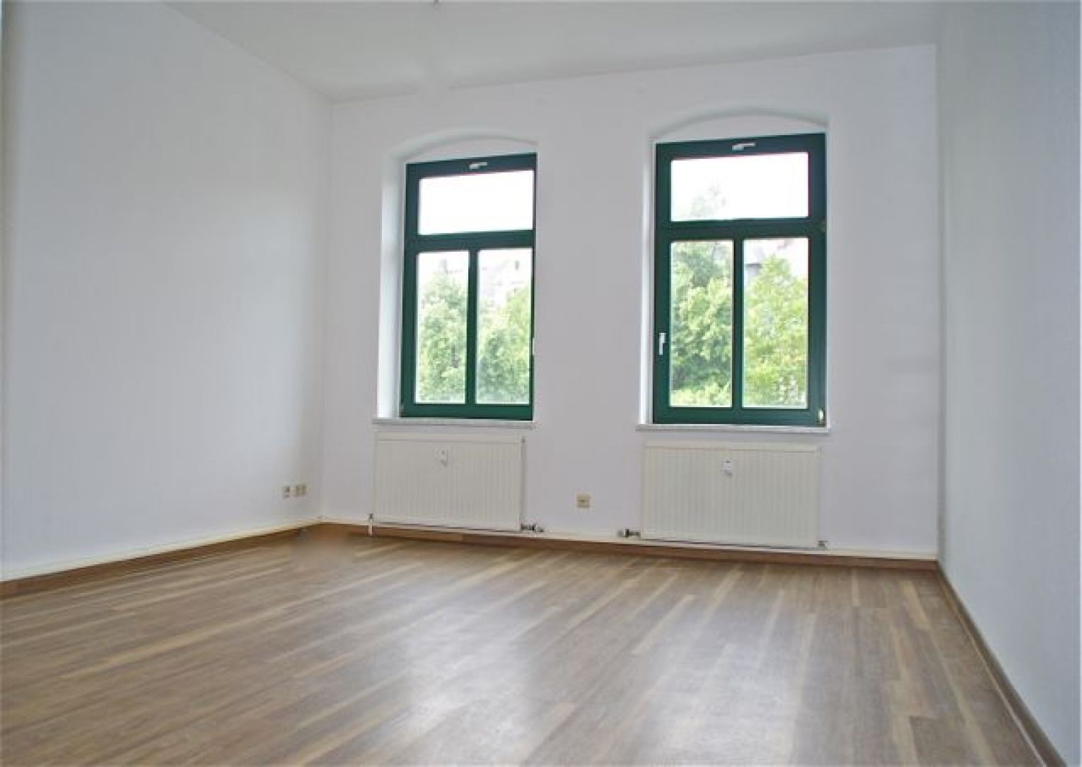 SELTEN • Lutherviertel • 4-Raum • Balkon • 2 Bäder • Gartenmitbenutzung • Laminat • gleich anrufen!