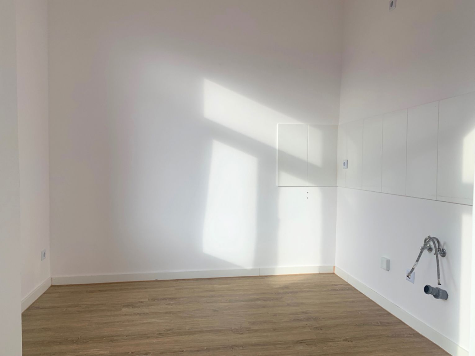 ERSTBEZUG • 5-Raumwohnung • modernes Laminat • 2 Bäder • sonnig • jetzt besichtigen • Sonnenberg