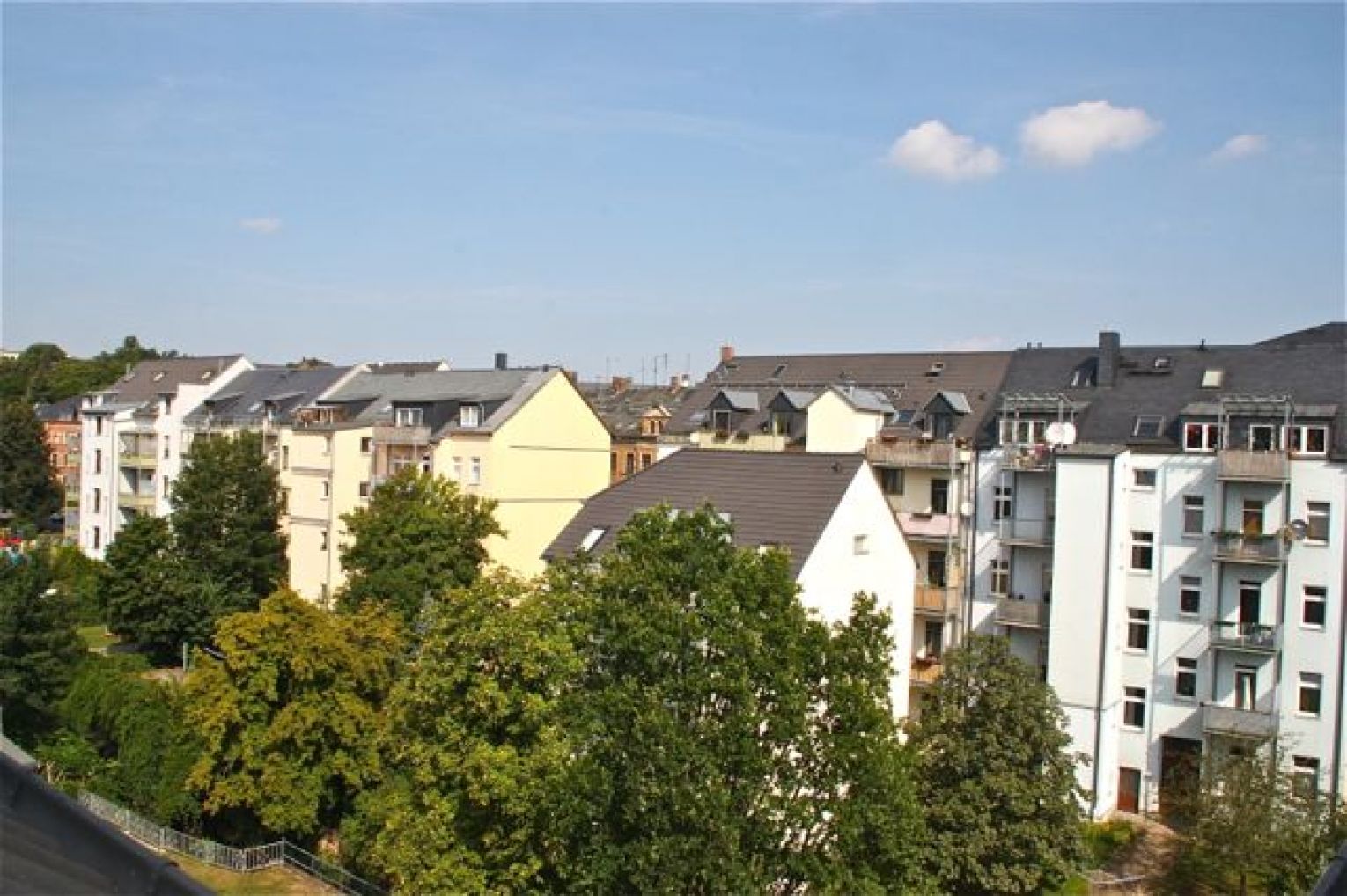 Schnell zugreifen • 3 Zimmerwohnung • mit Einbauküche und Balkon • Schlosschemnitz • Stellplatz