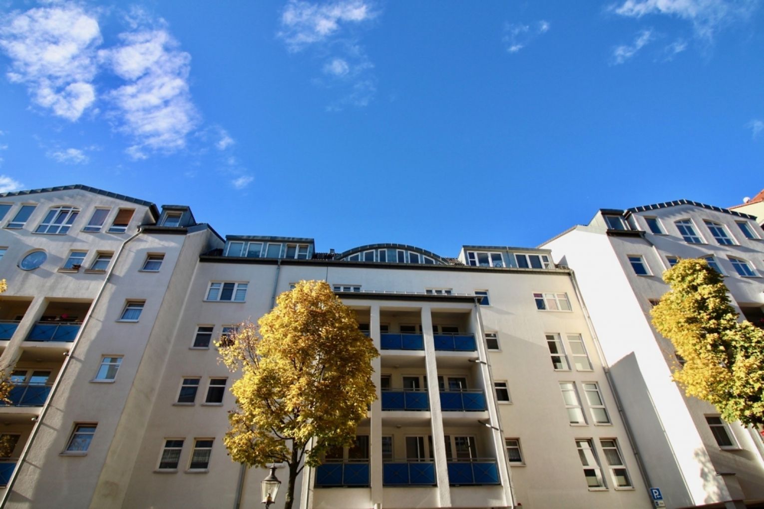 eigener Außenstellplatz • überdacht • jetzt mieten • in Schloßchemnitz