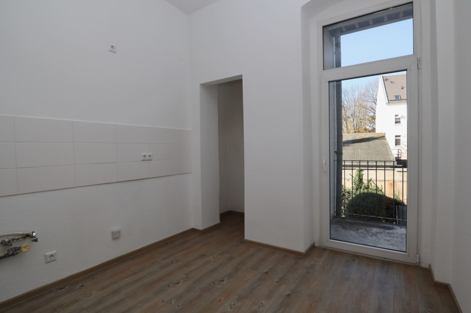 2 Raum • mit Einbauküche • Wanne • in Altchemnitz • Balkon • schnell anrufen