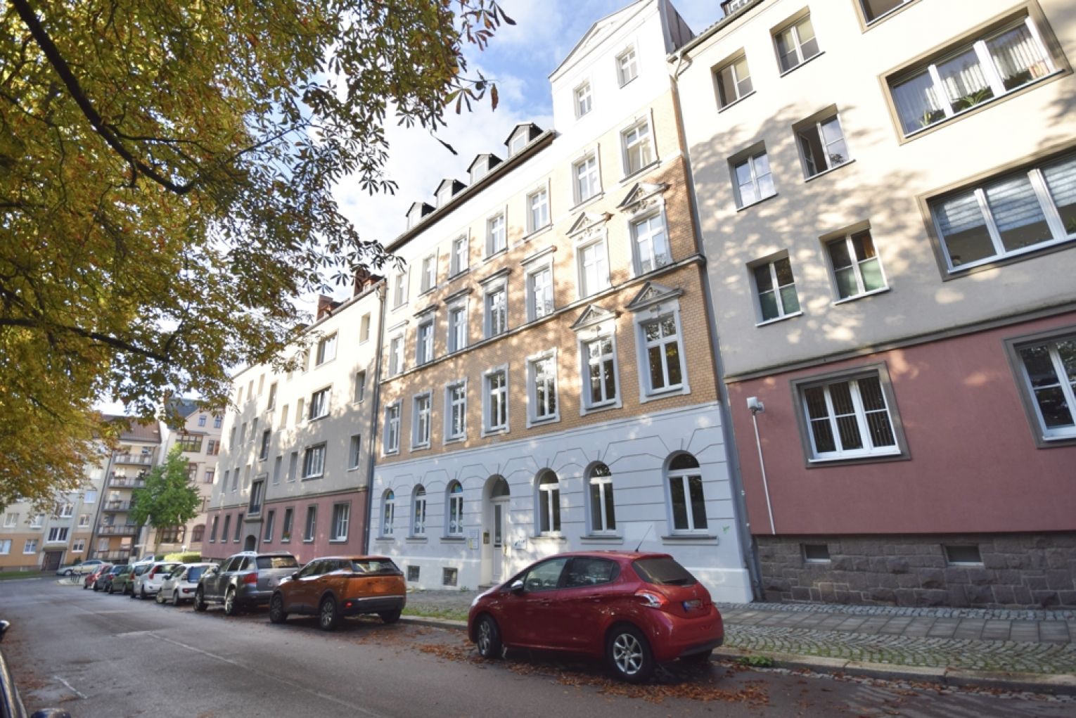 Dachgeschoss • Kaßberg • 2 Raum Apartment • Bad mit Dusche • neues Laminat • zur Miete • Kaßberg