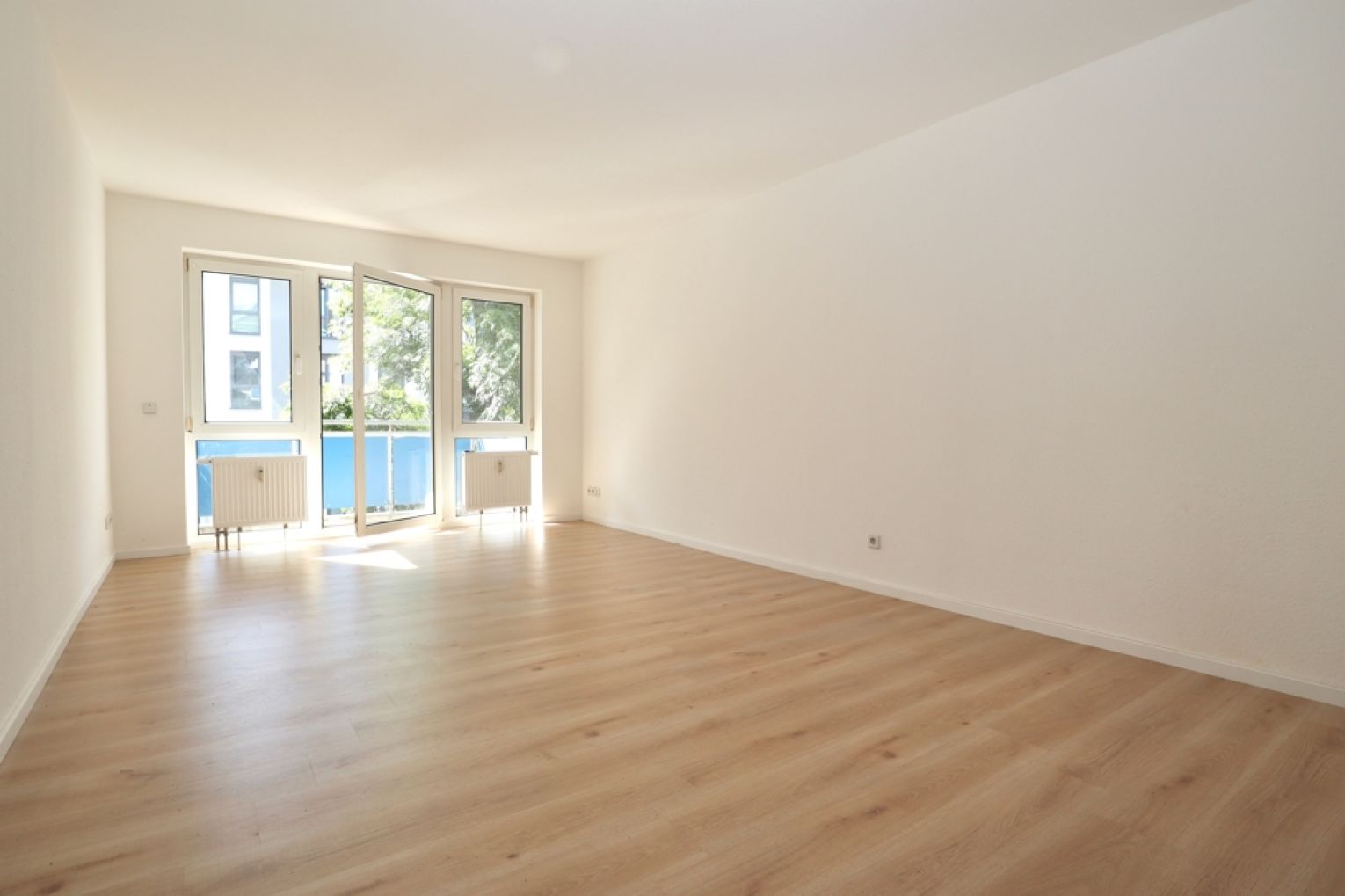 2-Zimmer • mit Einbauküche • Aufzug • zentral • Schloßchemnitz • Balkon • zur Miete