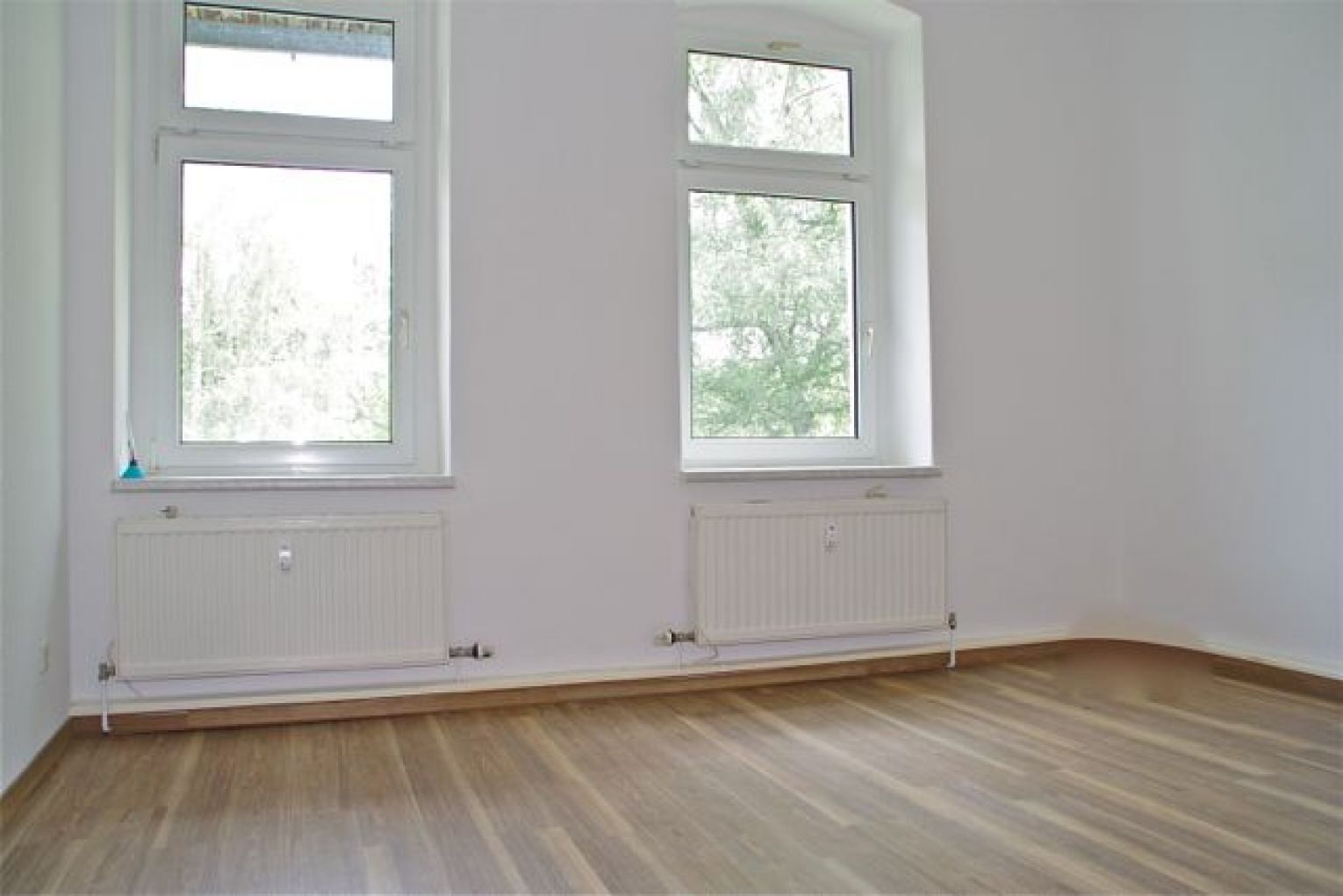 SELTEN • Lutherviertel • 4-Raum • Balkon • 2 Bäder • Gartenmitbenutzung • Laminat • gleich anrufen!