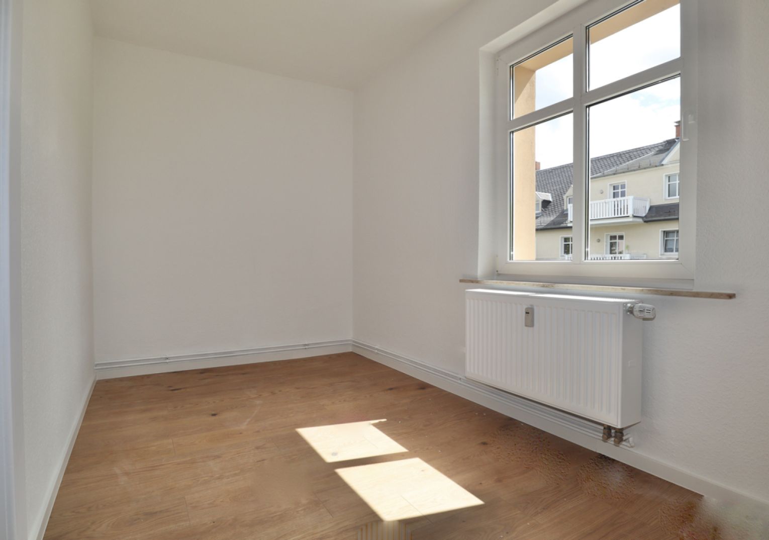 saniert • moderne 3-Raum Wohnung • Chemnitz • mieten • Tageslichtbad • Borna-Heinersdorf • ruf an