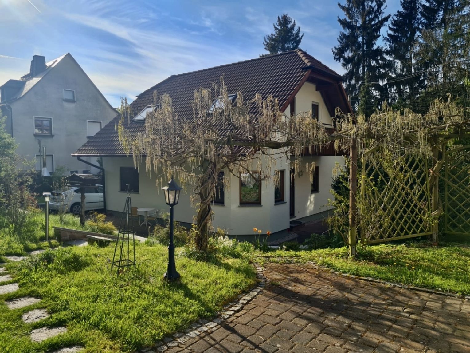 Einfamilienhaus • Lichtenau • 5 Zimmer • Balkon • 2 Terrassen • Garten • Brunnen