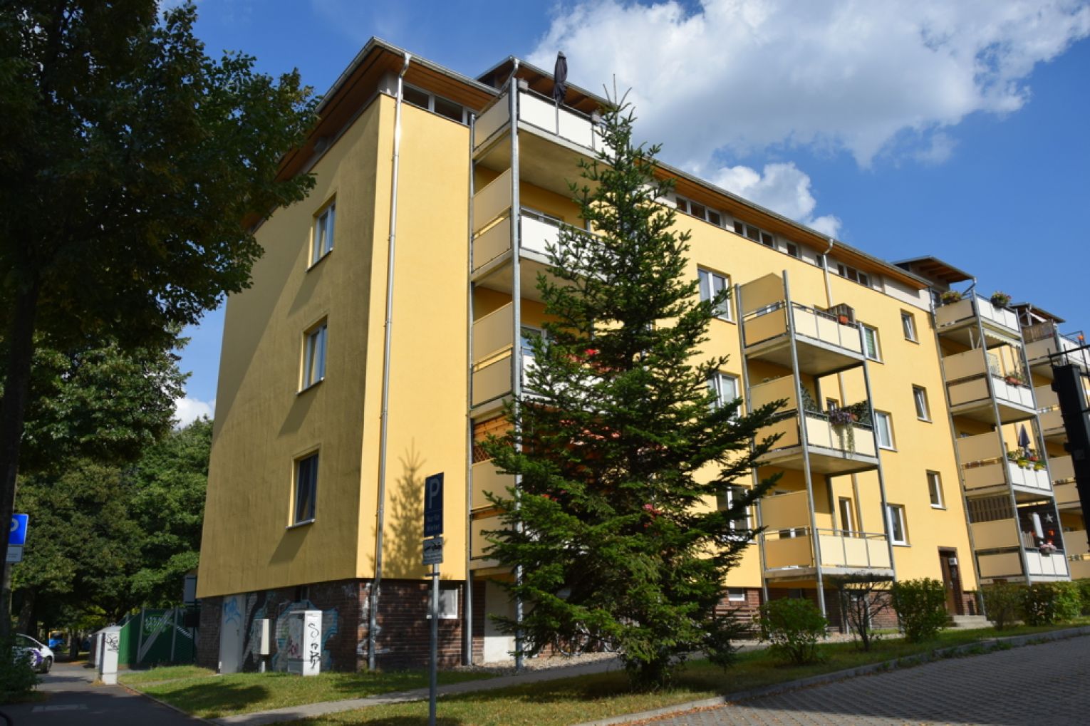 4 Zimmer • Südbalkon • Laminat • Maisonette • Stellplatz • Fussbodenheizung • Wanne • jetzt mieten!