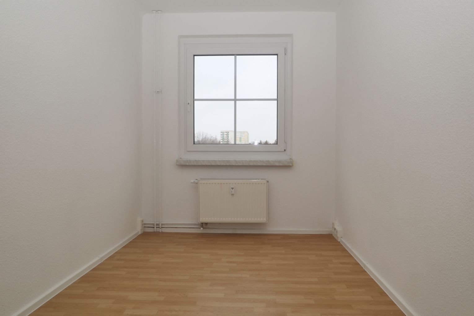 Hutholz • 3-Raum Wohnung • Balkon • ruhige Lage • Einbauküche • Stellplatz • zur Miete