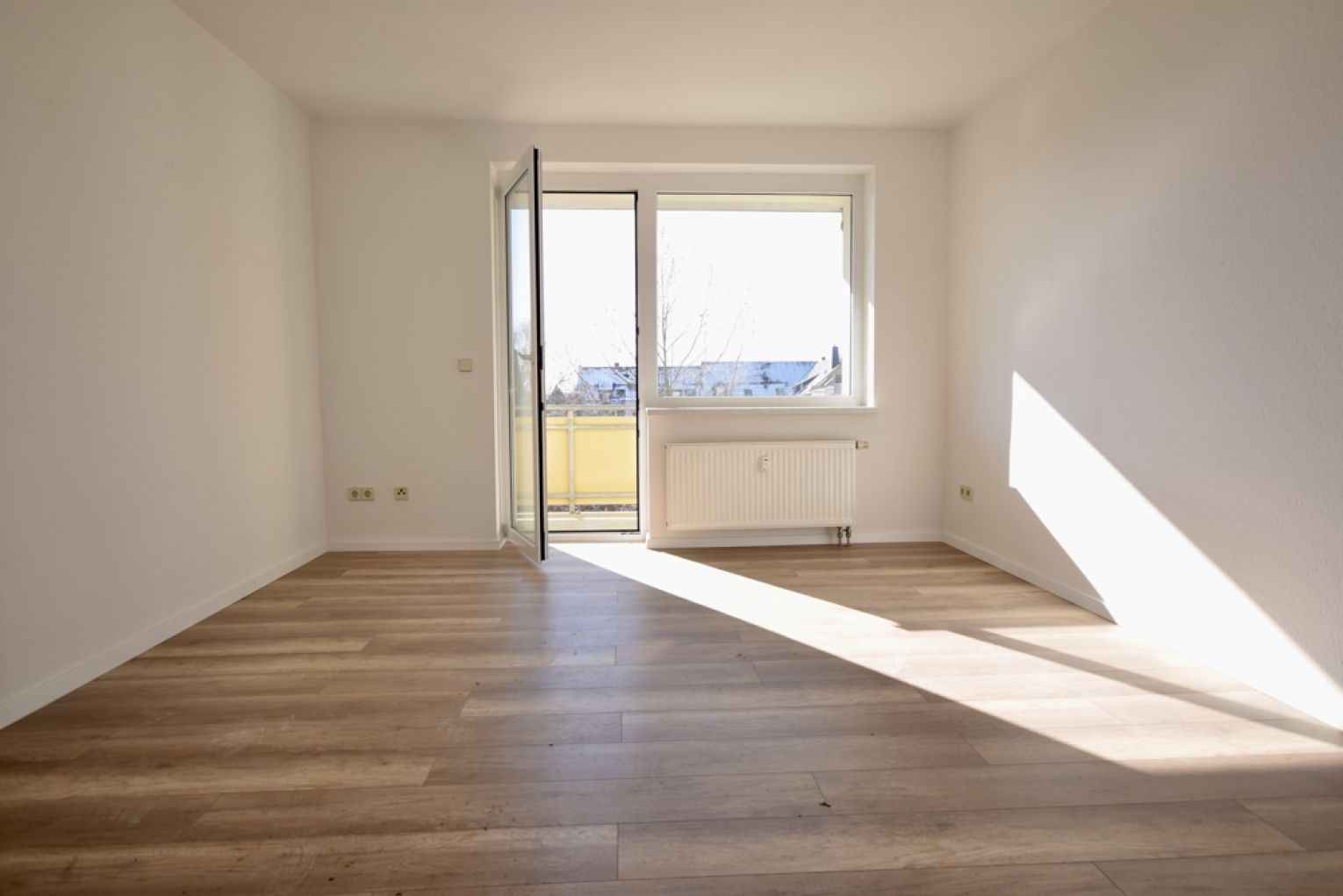 Hilbersdorf • 3-Raum • Bad mit Fenster und Wanne • 1.Etage • Laminat • Südbalkon • jetzt Mieten !?