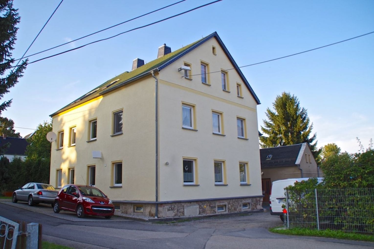 Dachterrasse • Tageslichtbad • Wanne/Dusche • Stellplatz • 4-Zimmer Wohnung in Wittgendorf • TOP!