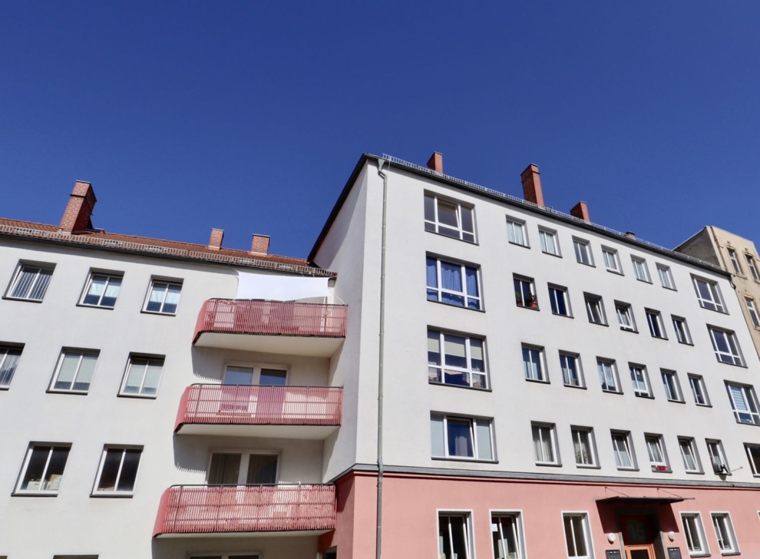 neu saniert • 2-Raum Wohnung • Tageslichtbad • Wanne • Lutherviertel • Einbauküche • jetzt anrufen