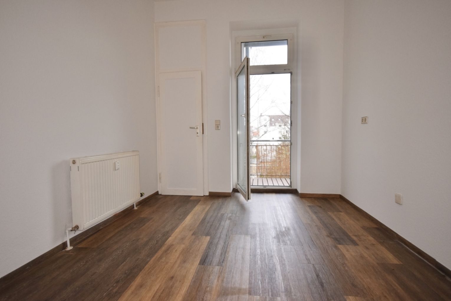 5 Zimmer • Balkon • Lutherviertel • 2 Bäder • Wanne+Dusche • Laminat • schnell Termin machen!