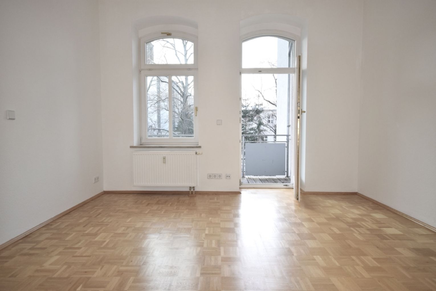 Kaßberg • 3 Zimmer • Balkon • Parkett • Bad mit Wanne • Aufzug • Jetzt anschauen !?