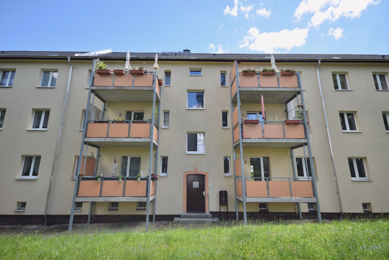 3-Raum • Tageslichtbad mit Wanne • am Heimgarten • Balkon • Top-Preis! • Fussbodenheizung • mieten!