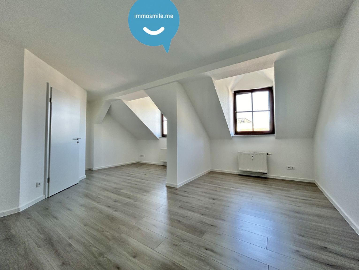 1,5 Zimmer Wohnung • Schloßchemnitz • NEUER Boden • Dachgeschoss • Studenten-/Singlewohnung • mieten