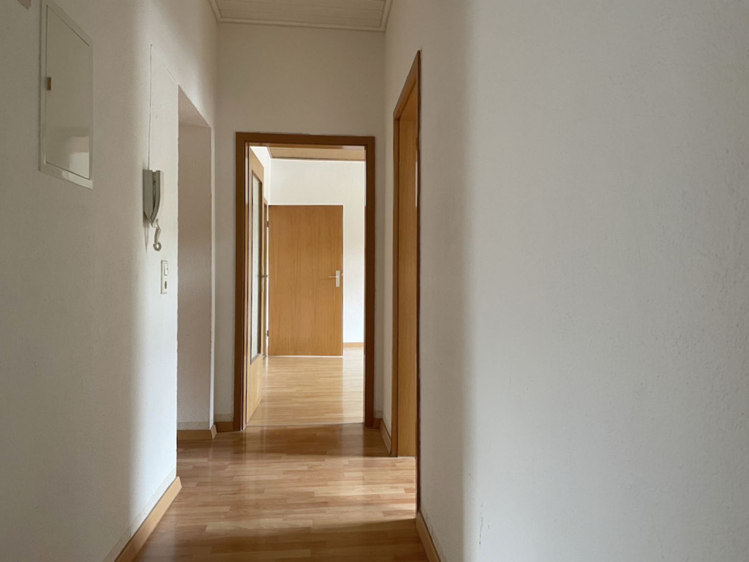 3-Zimmer • Bad mit Fenster und Wanne • Einbauküche • Stellplatz • Wittgensdorf • jetzt anschauen