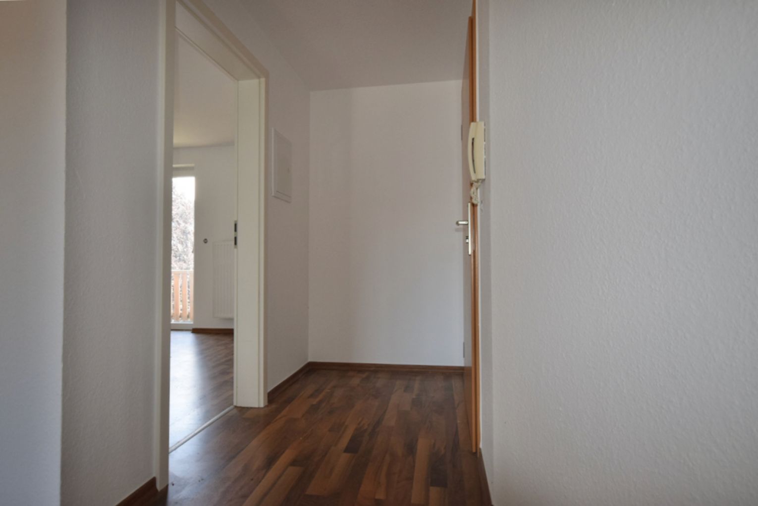 Limbach-Oberfrohna • Dachgeschoss • Maisonette • Südbalkon • 3-Zimmer • Bad mit Wanne • Zentrum