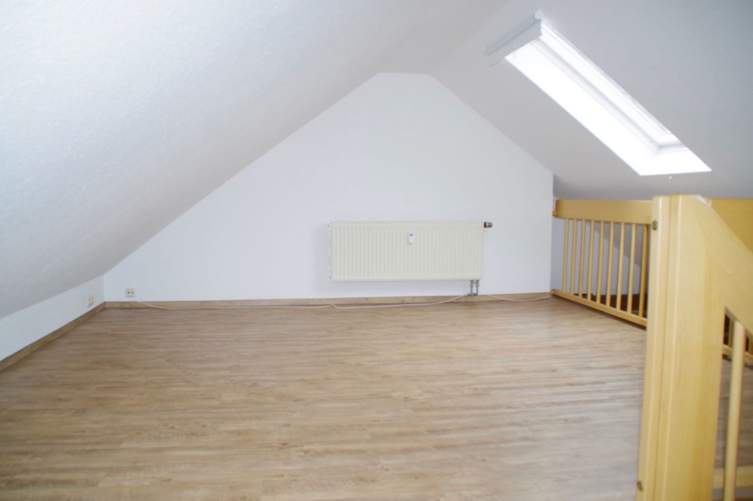 Schloßchemnitz • 3 Zimmer • Einbauküche • Aufzug • sichtbare Balken • Bad mit Fenster • Balkon • 