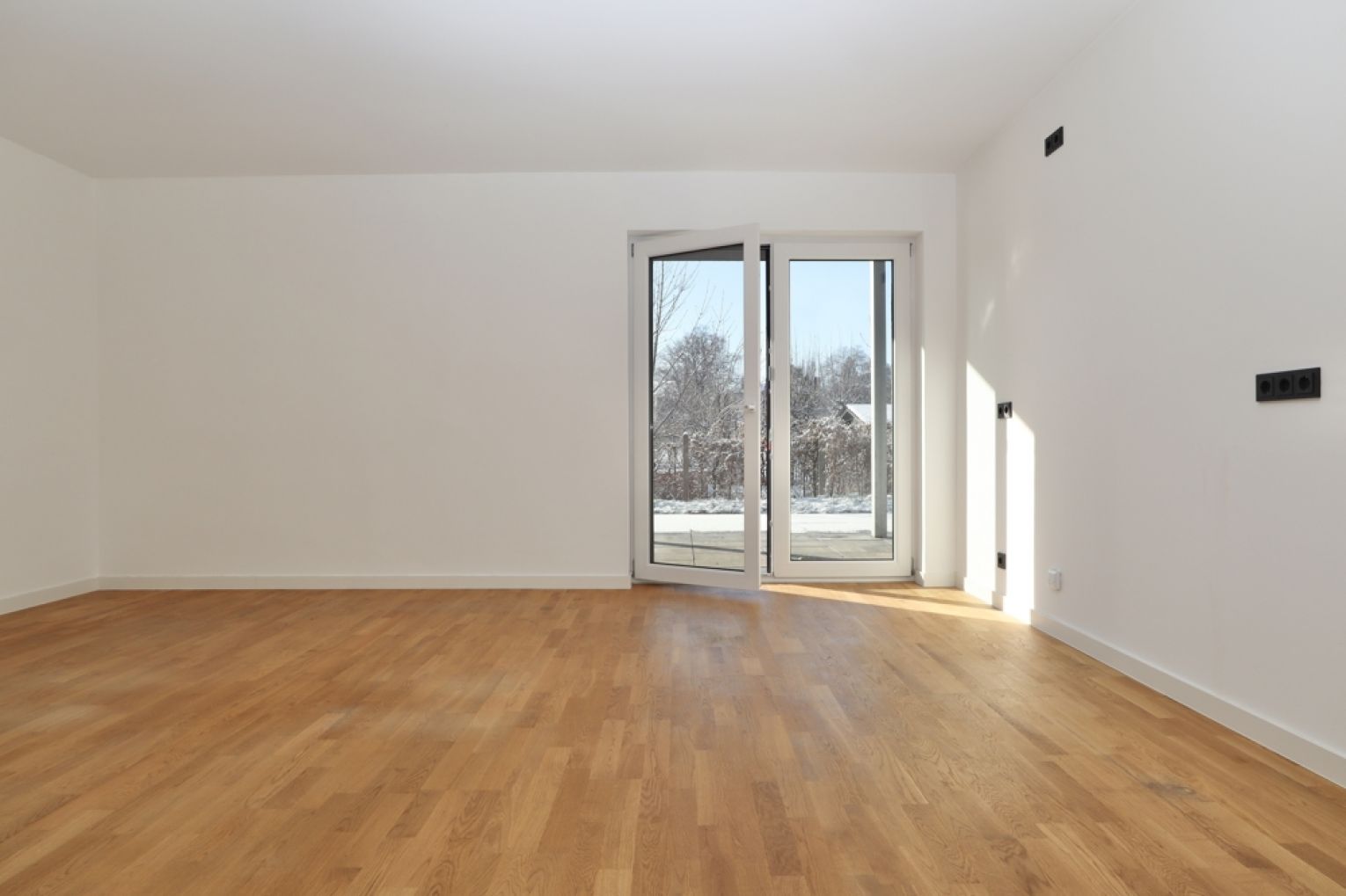 4-Zimmer Wohnung • Erdgeschoss • Terrasse • Parkettboden • modern wohnen • Kapellenberg •  Chemnitz