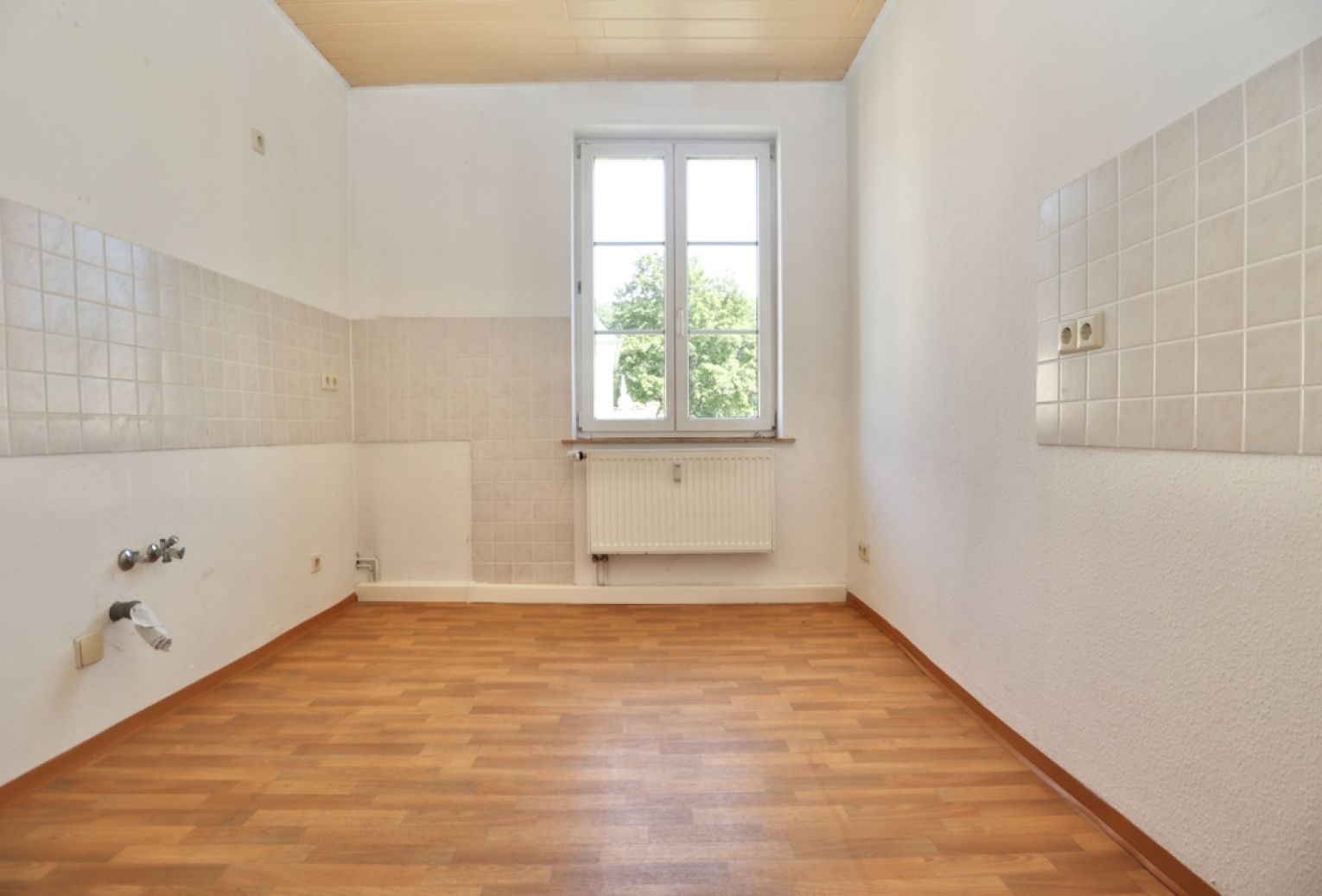 Balkon • 3-Raum Wohnung • Tageslichtbad • Einbauküche • Ebersdorf • jetzt anrufen