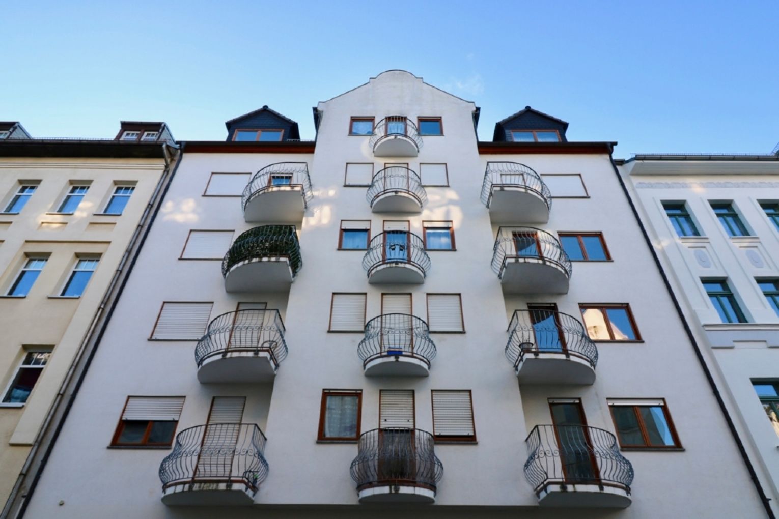 1-Zimmer • Chemnitz • Uni-Nähe • Einbauküche • Balkon • Studenten-Wohnung • Lutherviertel • ruf an