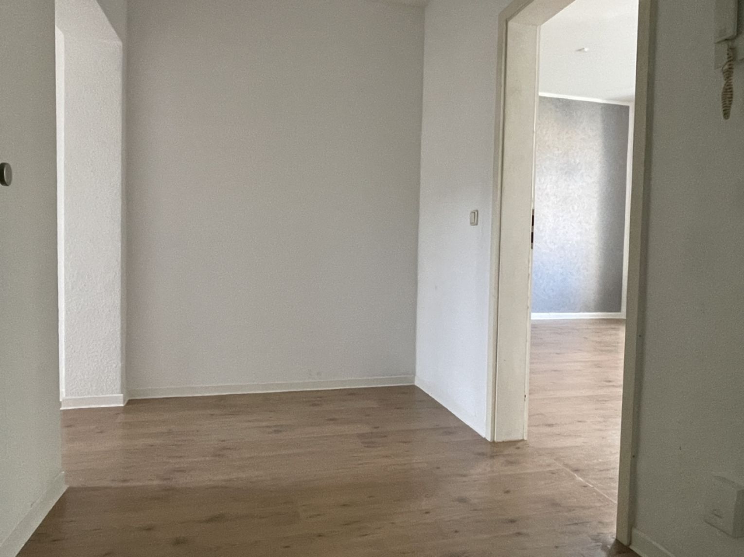 2 Zimmer • Kaßberg • Balkon • ohne Einbauküche! • Bad mit Wanne • Lift • jetzt anschauen!?