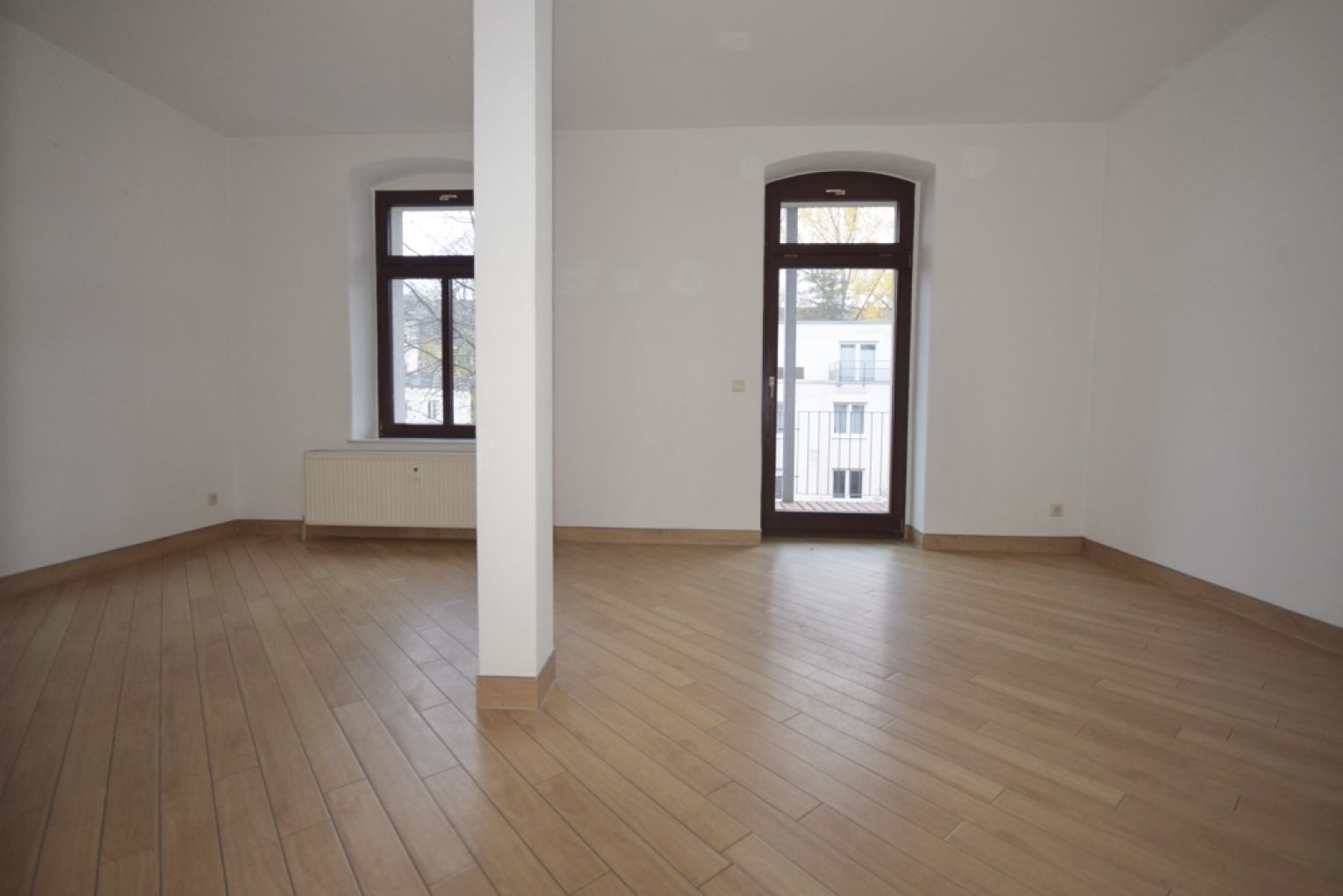 3-Zimmer • Südbalkon • offene Küche • TOP Grundriss • Laminat • ruhige zentrale Lage • Besichtigen?