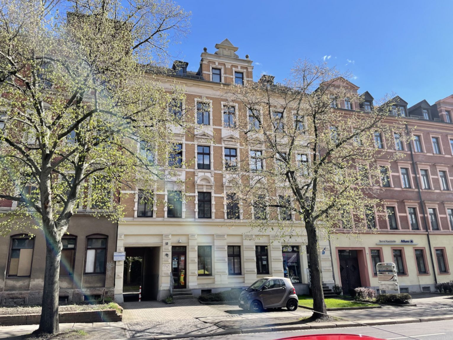 Schloßchemnitz • 3 Zimmer • Einbauküche • Aufzug • sichtbare Balken • Bad mit Fenster • Balkon • 