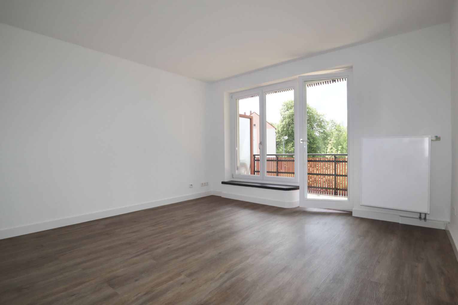 2-Zimmer • Mietwohnung • Einbauküche • Balkon • Lutherviertel • in Chemnitz • Tageslichtbad • ruf an