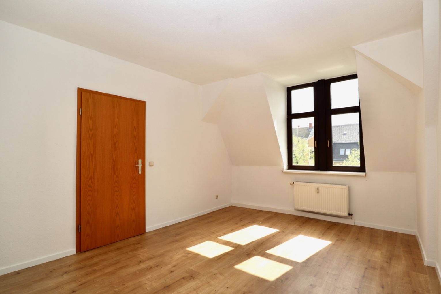 3-Raum Wohnung • Küche • Balkon • Dachgeschoss • jetzt Besichtigung vereinbaren • Sonnenberg