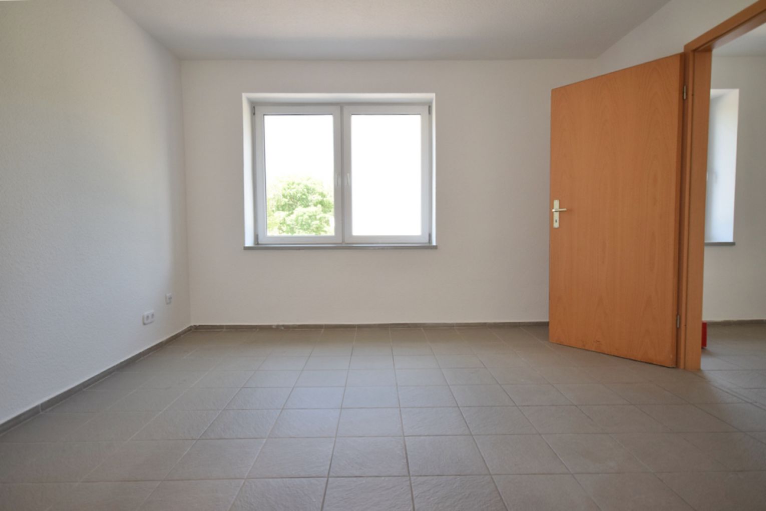 2-Raum Apartment • Fussbodenheizung • Bad mit Dusche • wärmegedämmte Fassade • schnell sein!