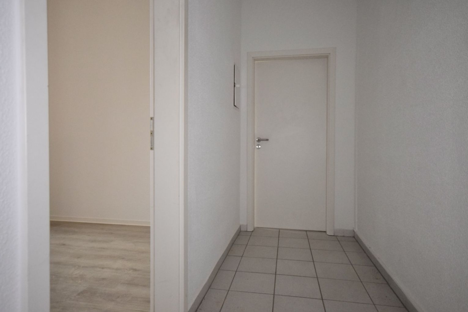 Schnell zugreifen • 2 Zimmerwohnung • mit Einbauküche und Balkon • Schlosschemnitz • Stellplatz