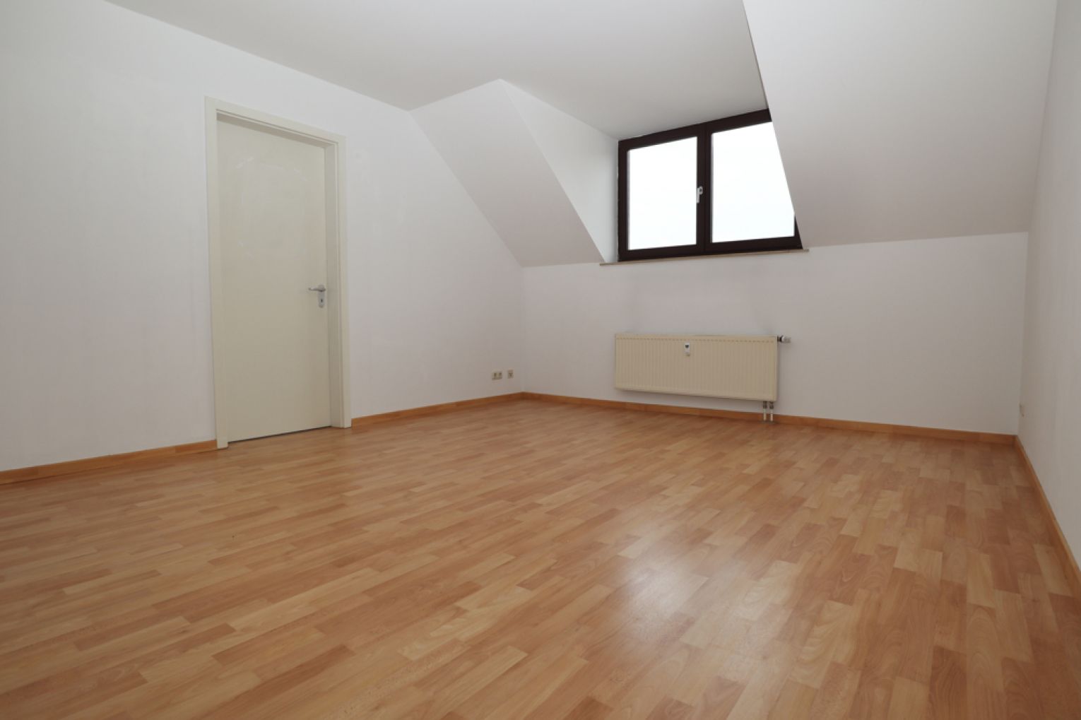 3 Zimmer • Maisonette • Dachgeschoss • Sonnenberg • Chemnitz • zur Miete • Einbauküche • sei schnell