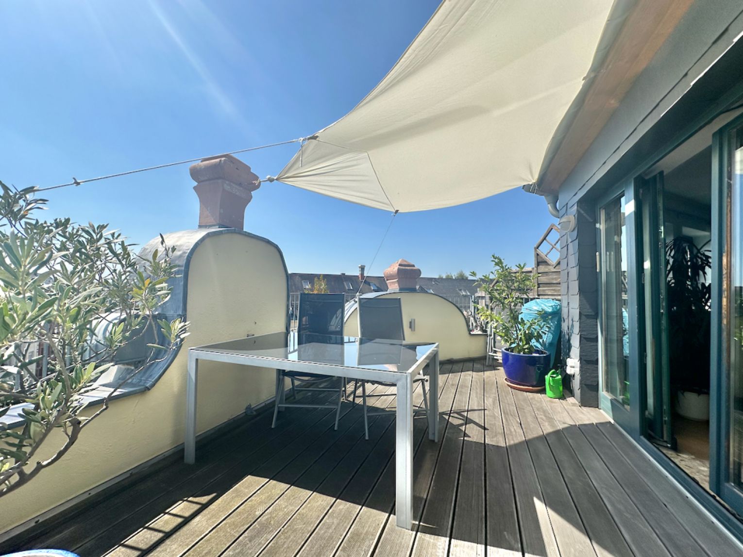 Dachterrasse • Kamin • Eckbadewanne • Dusche • 4 Zimmer • Maisonette • Schloßchemnitz • JETZT mieten