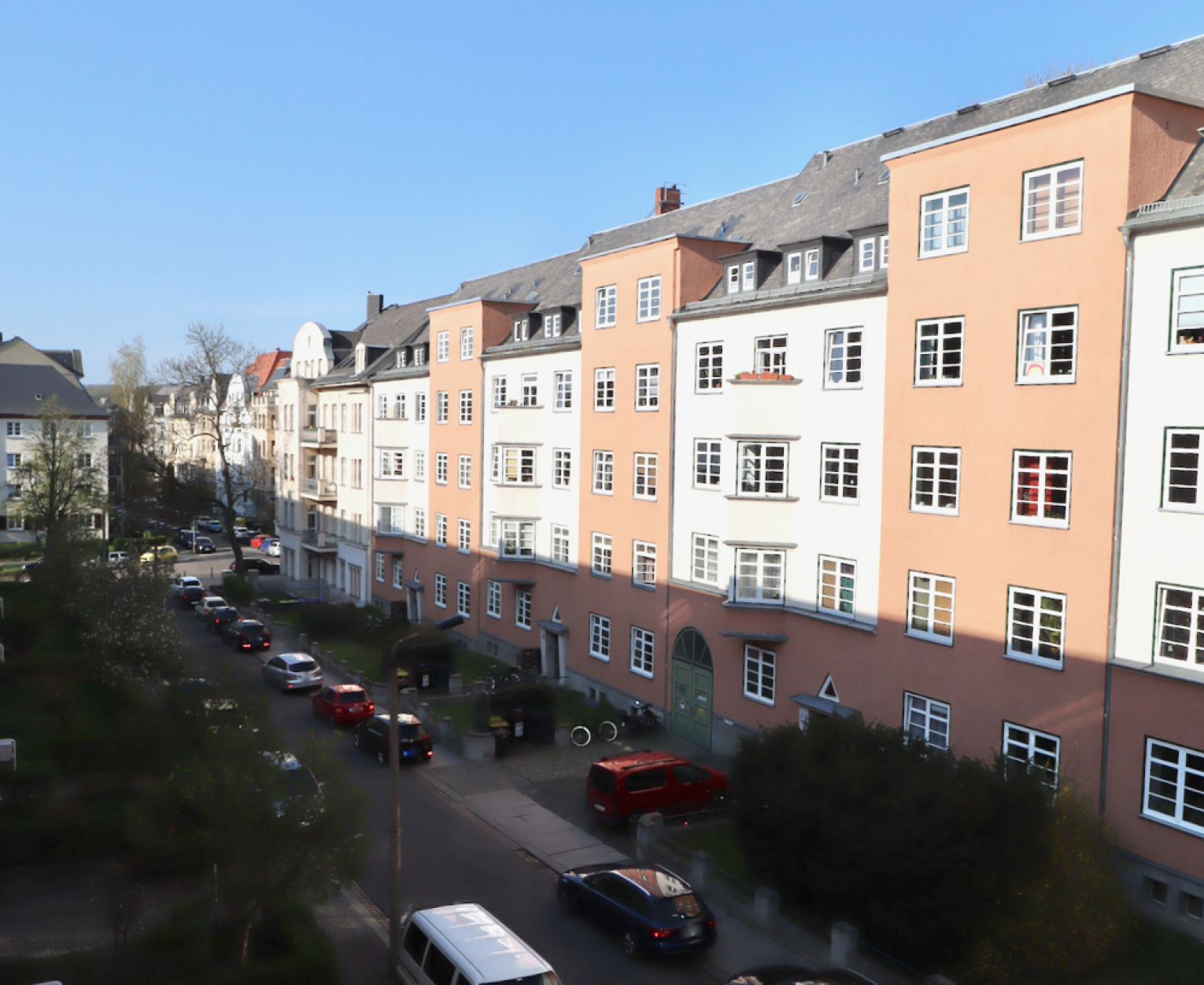 Tageslichtbad mit Wanne • Balkon • saniert • 4 Raum • Sonnig • Stellplätze! • Besichtigungstermin!?