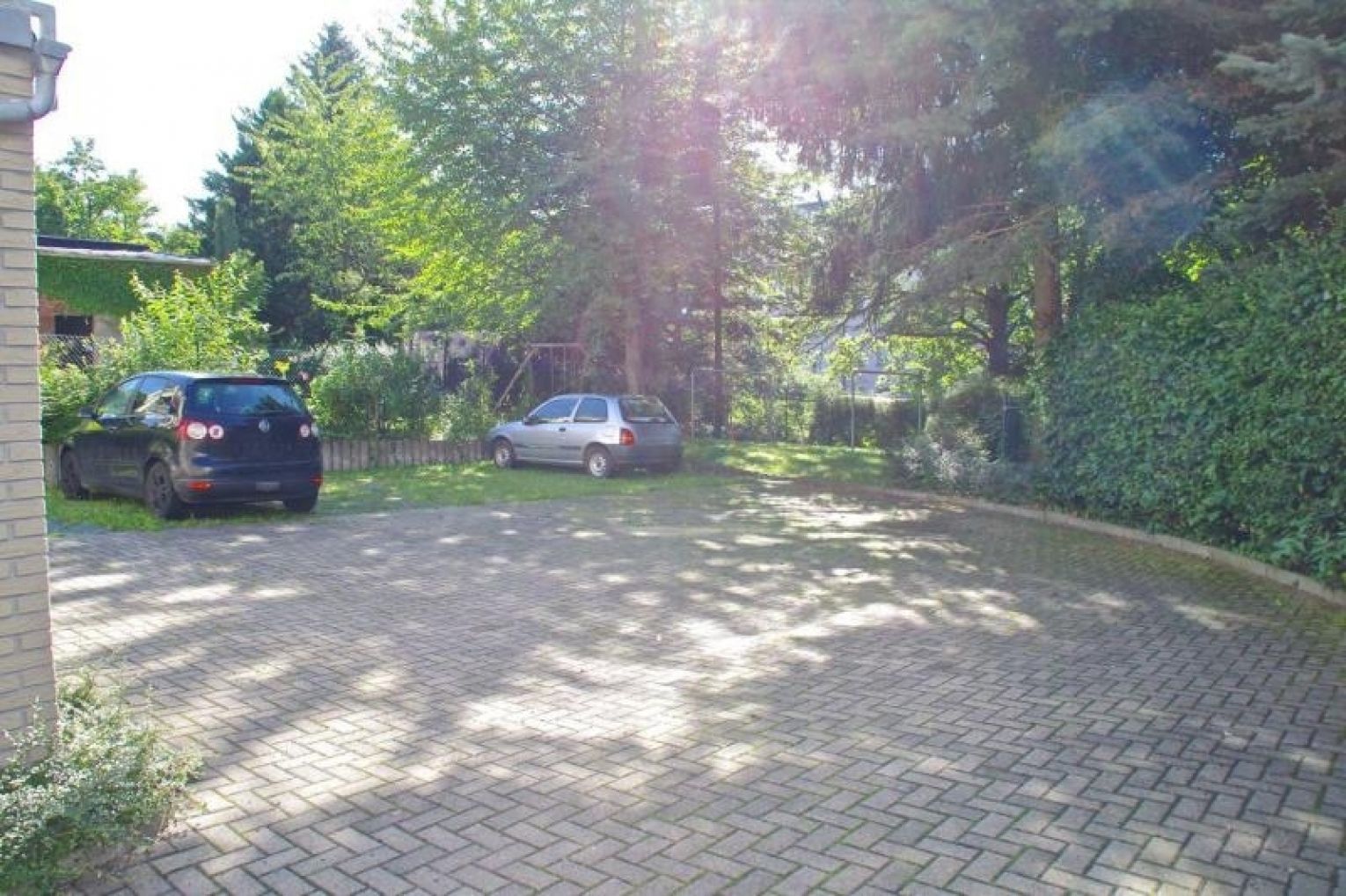 modernes 1-Raum-Apartment • Sonnenterrasse • EBK • ruhige Lage • Wald fußläufig schnell erreichbar