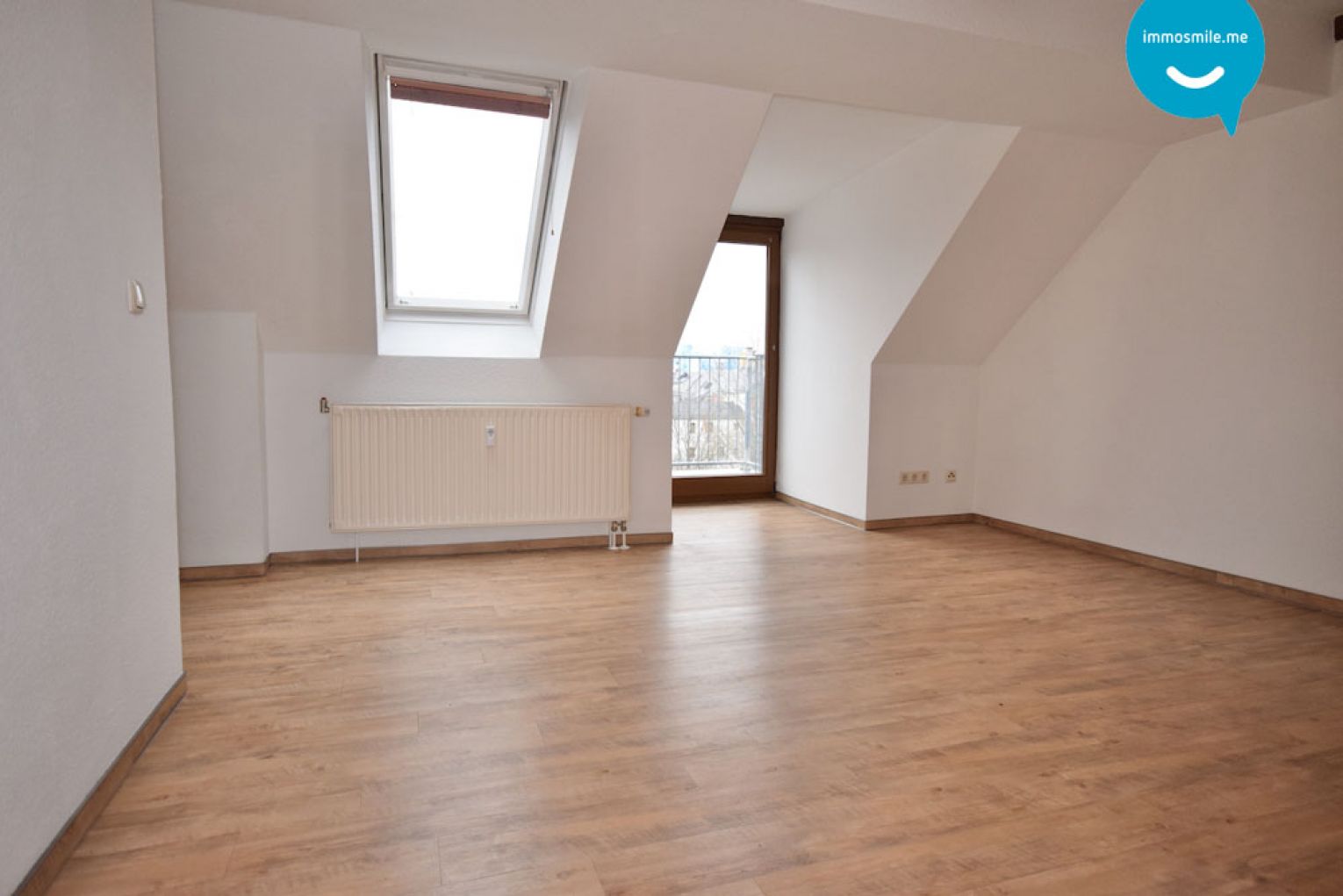 2-Zimmer • kompakt • Laminat • Balkon • frisch renoviert • frische Brötchen • BÄCKEREI im Haus 