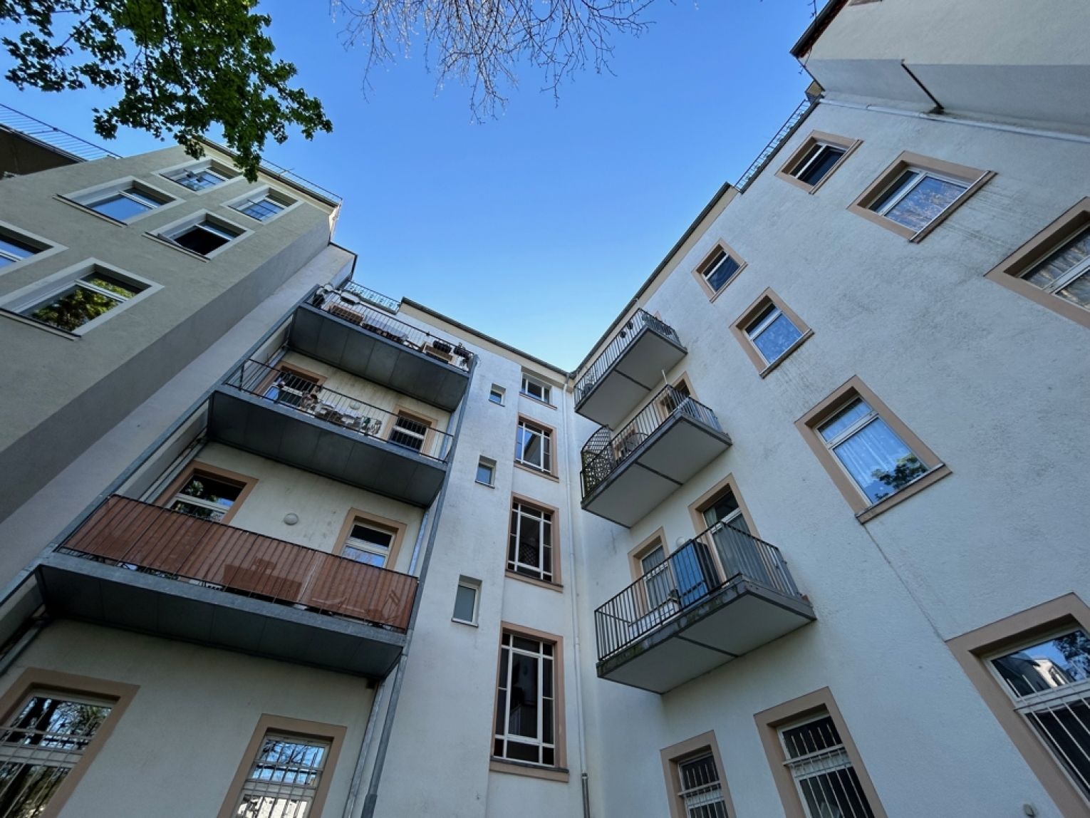 Altbau • Kaßberg • Chemnitz • 3- Raum Wohnung • Parkettboden • Tageslichtbad • helle & große Räume