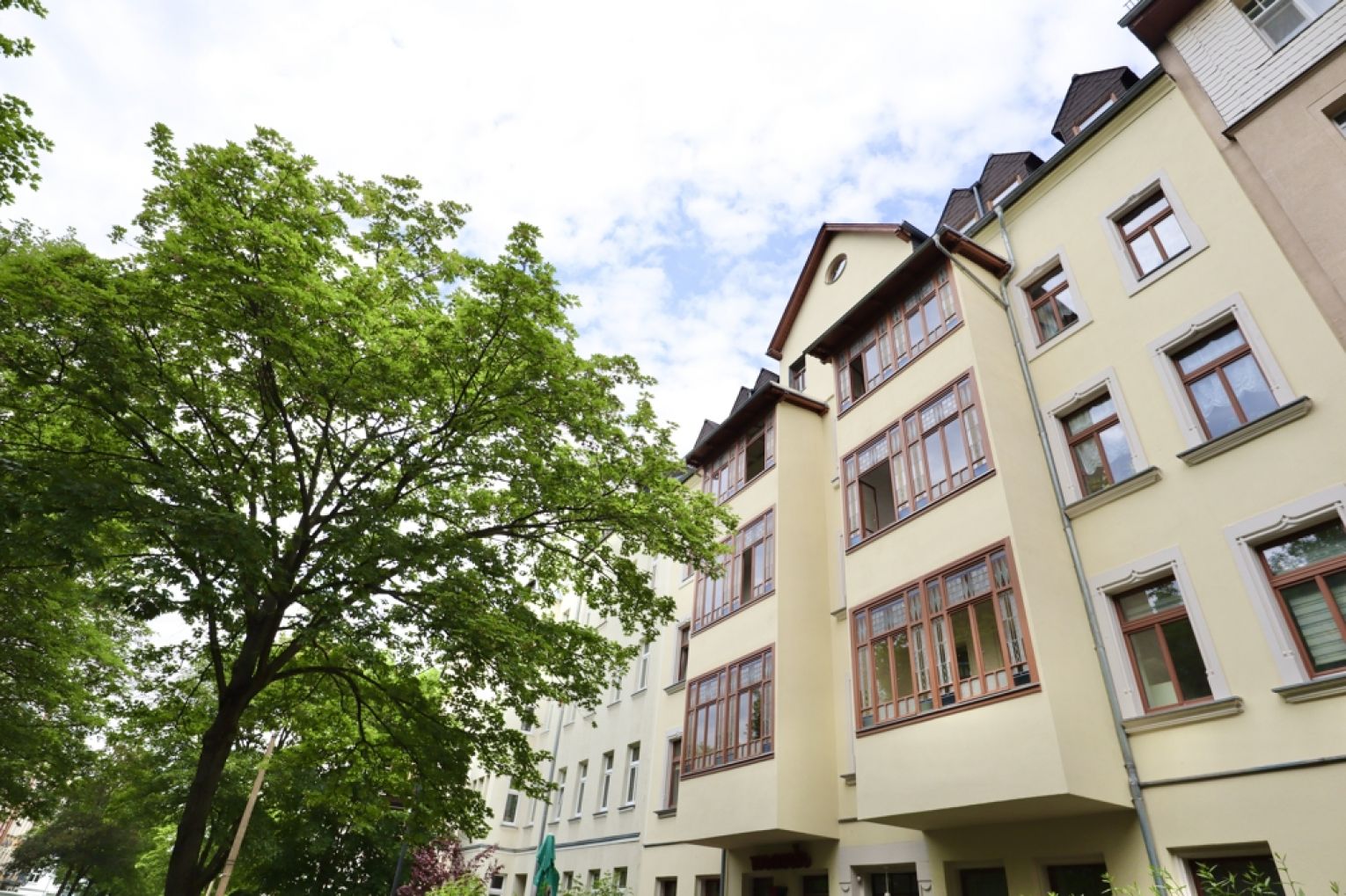 2 Raumwohnung • Einbauküche • Balkon • Kaßberg • zum Kauf • vermietet