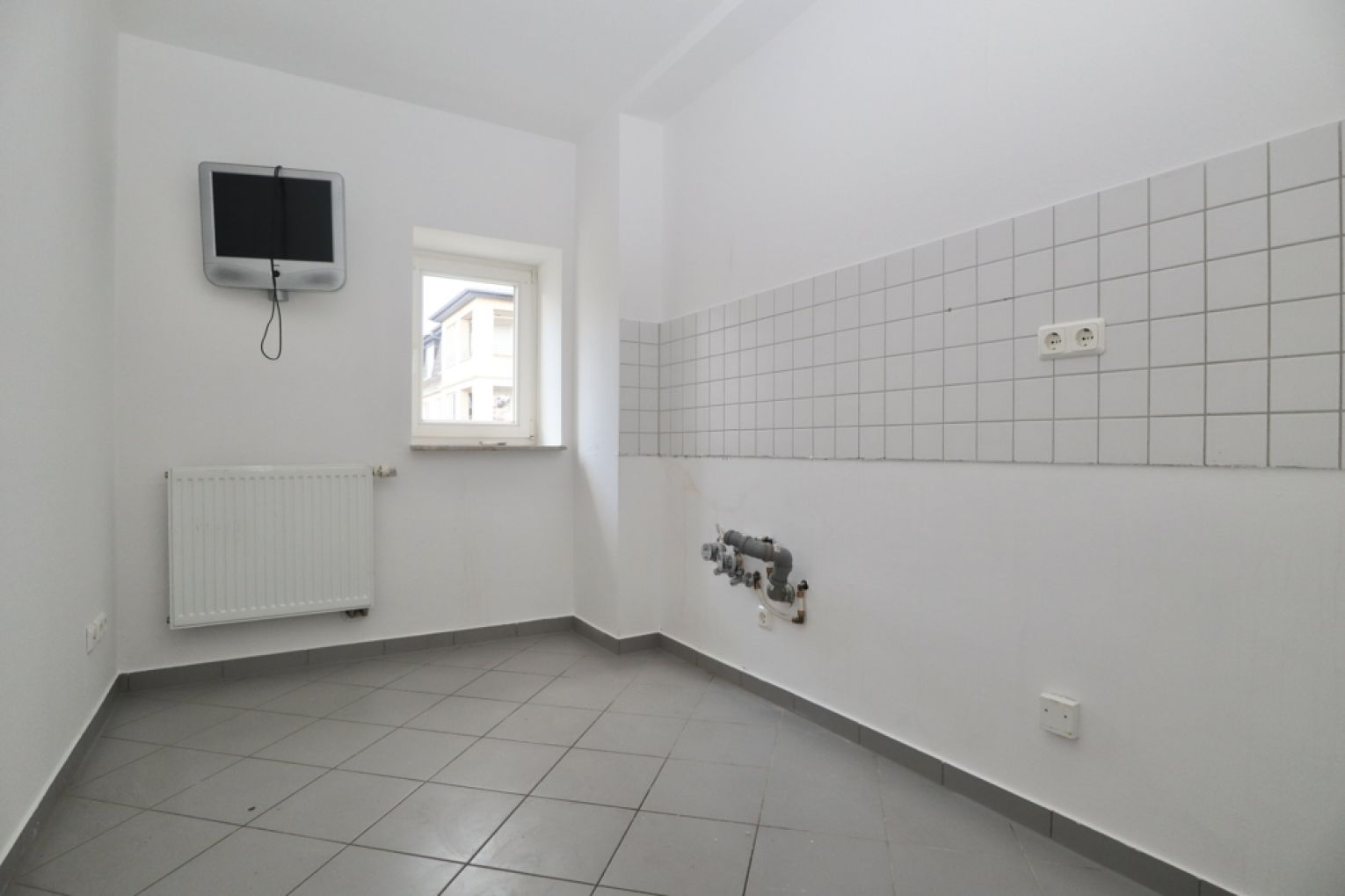 zur Miete • Schloßchemnitz • 2-Zimmer-Wohnung • mit Balkon • Parkettboden • schnell anrufen!