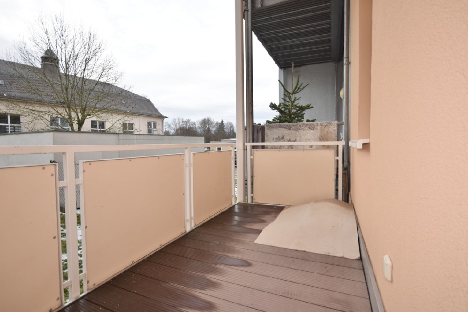 3 Raum • alles NEU! • Balkon • Gartenmitbenutzung • Hochparterre • Laminat • ruhige • Einbauküche