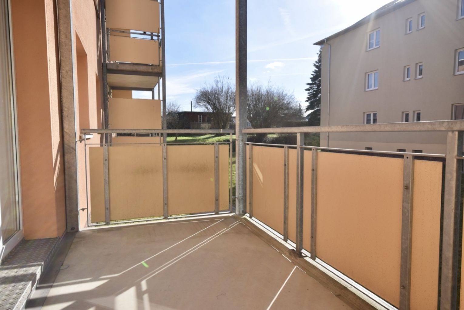 am Heimgarten • 2 Zimmer • Balkon • Laminat • Tageslichtbad mit Wanne • gedämmte Fassade!