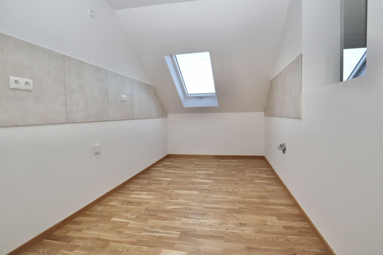 3-Raum Wohnung • Chemnitz • Fußbodenheizung • Erstbezug • Tageslichtbad • Balkon • mieten !!