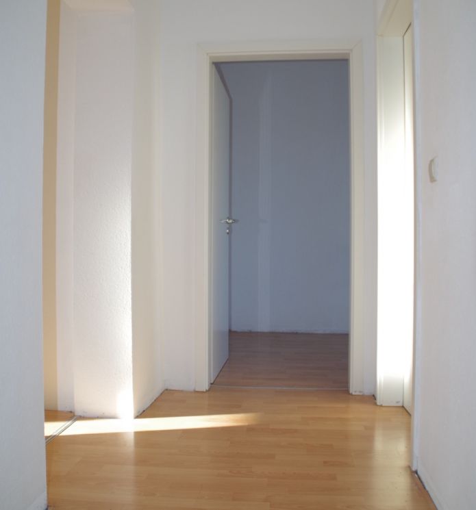 SELTEN! • 4 Zimmer • Kaßberg • Balkon • Laminat • unter 700,00 EURO • ruhige Lage • TOP!